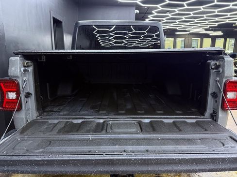 Used 2021 Jeep Gladiator Rubicon image 25