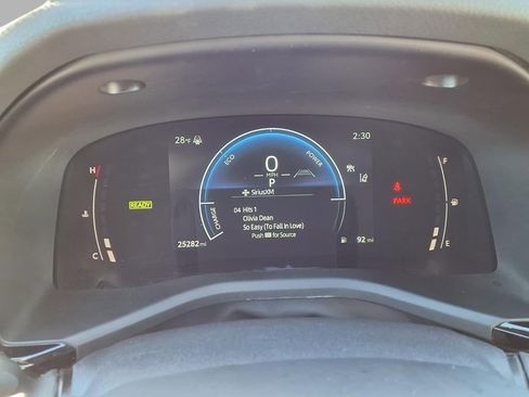 Used 2025 Toyota Camry SE image 16