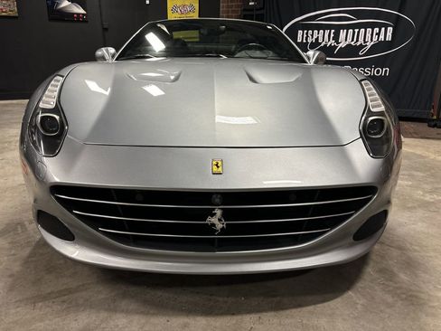 Used 2015 Ferrari California T image 20