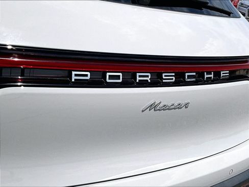 Used 2023 Porsche Macan Turbo AWD/4WD image 22