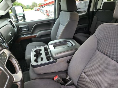 Used 2019 GMC Sierra 2500 SLE w/ Suspension Package, Off-Road AWD/4WD image 36