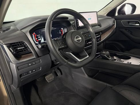 Used 2024 Nissan Rogue Platinum w/ Platinum Premium Package FWD image 22