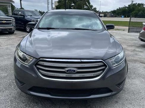 Used 2014 Ford Taurus SE FWD image 2