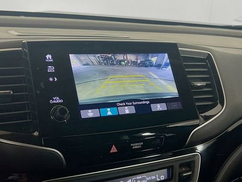 Used 2019 Honda Pilot Touring image 15