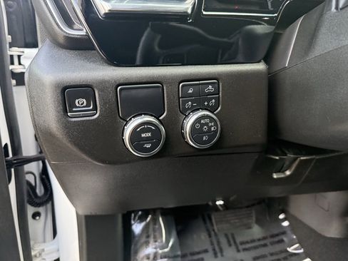 Used 2024 GMC Sierra 1500 SLT image 26