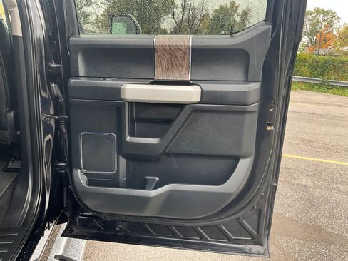 Used 2019 Ford F250 Lariat w/ Chrome Package image 16