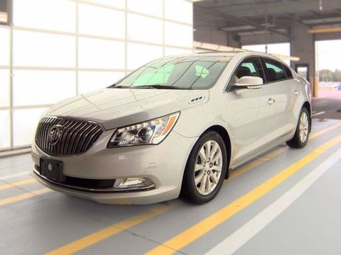 Used 2014 Buick LaCrosse Leather w/ Driver Confidence Package FWD image 4