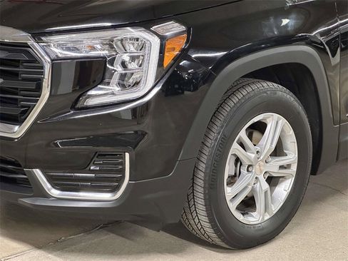 Used 2022 GMC Terrain SLE w/ Driver Convenience Package image 10