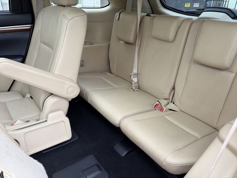 Used 2019 Toyota Highlander Limited Platinum AWD/4WD image 29