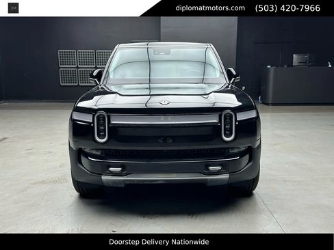 Used 2023 Rivian R1S Adventure image 10
