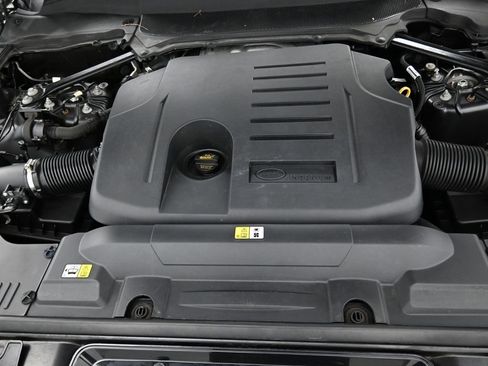 Used 2021 Land Rover Range Rover Sport HSE Silver Edition image 7