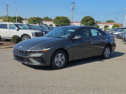 New 2026 Hyundai Elantra SE