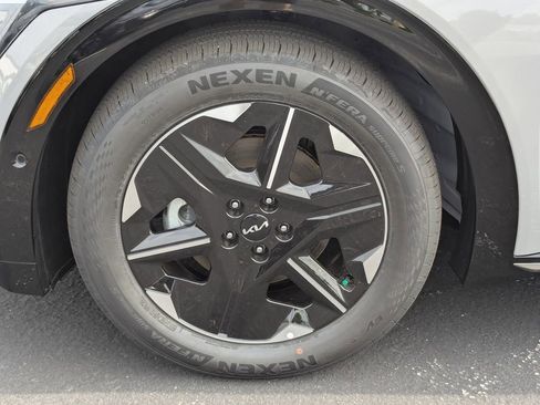 New 2026 Kia EV6 Wind RWD image 36