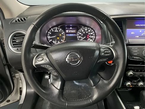 Used 2020 Nissan Pathfinder SV FWD image 14