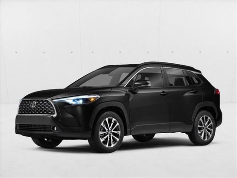 Used 2022 Toyota Corolla Cross LE image 1