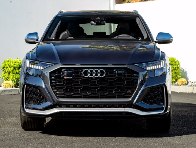 Used 2024 Audi RS Q8 w/ Executive Package AWD/4WD image 3
