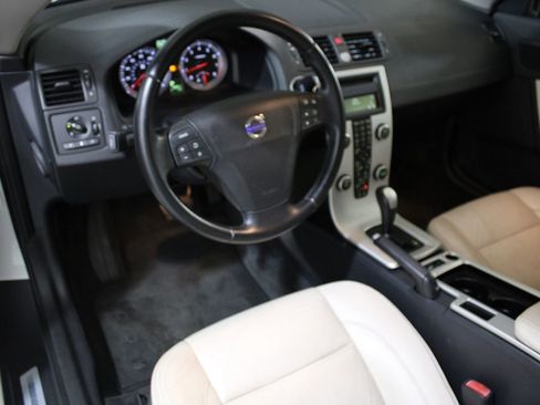 Used 2012 Volvo C70 T5 w/ Climate Pkg image 17