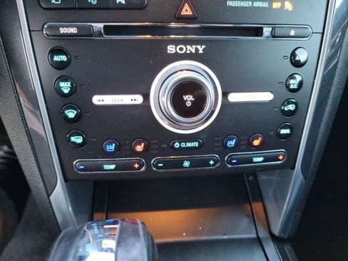 Used 2018 Ford Explorer Limited w/ Equipment Group 301A image 12