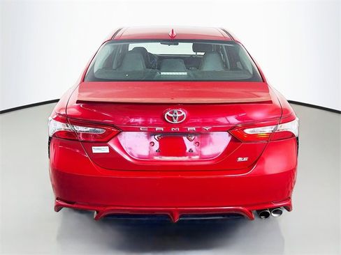 Used 2019 Toyota Camry L image 6