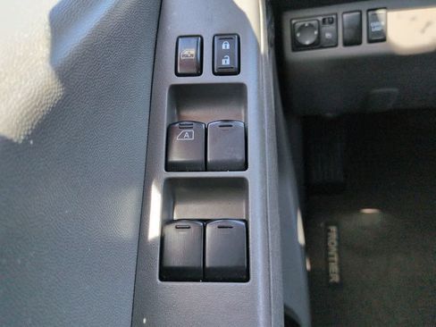 Used 2016 Nissan Frontier SV RWD image 20