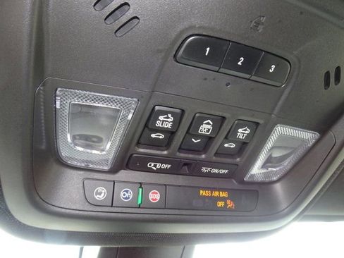 Used 2023 Chevrolet Traverse Premier w/ Redline Edition FWD image 30