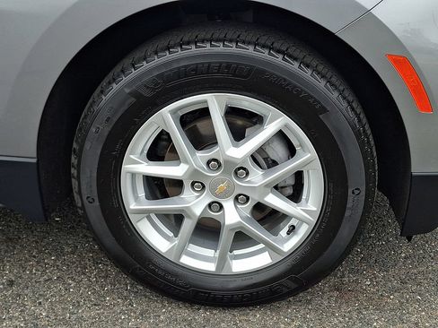 Used 2023 Chevrolet Equinox LS w/ LS Convenience Package FWD image 11