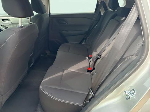 Used 2025 Nissan Rogue S image 15