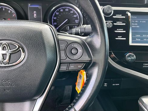 Used 2019 Toyota Camry SE image 19