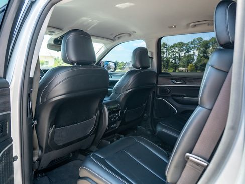 Used 2021 Jeep Grand Cherokee L Limited RWD image 13