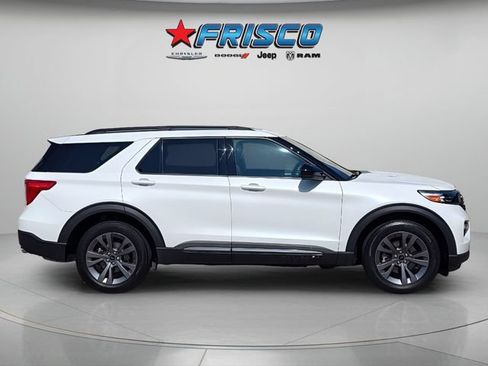 Used 2023 Ford Explorer XLT w/ Equipment Group 202A AWD/4WD image 8
