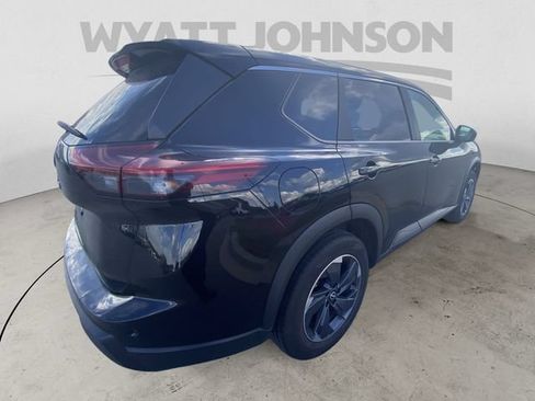 Used 2025 Nissan Rogue SV FWD image 10