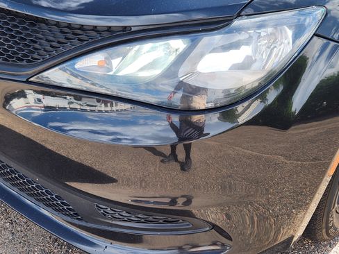 Used 2021 Chrysler Voyager Lxi image 5