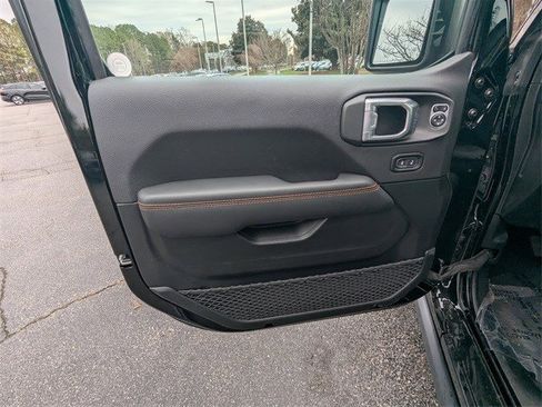 Used 2023 Jeep Gladiator Mojave w/ Cold Weather Group image 14