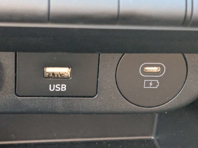 Used 2026 Hyundai Elantra SE FWD image 21