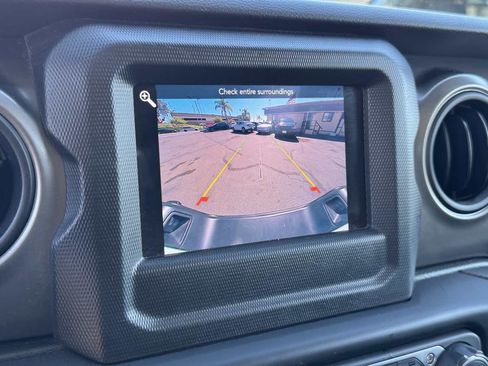 Used 2022 Jeep Gladiator Sport AWD/4WD image 33