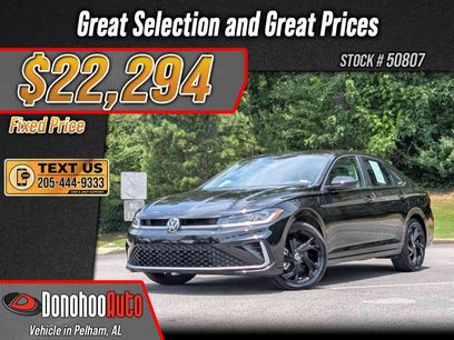 Used 2025 Volkswagen Jetta SE w/ Sunroof Package