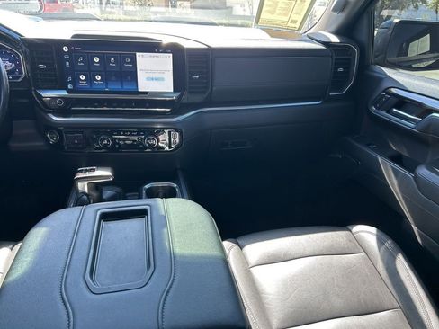 Used 2022 Chevrolet Silverado 1500 LT Trail Boss w/ Convenience Package II image 12