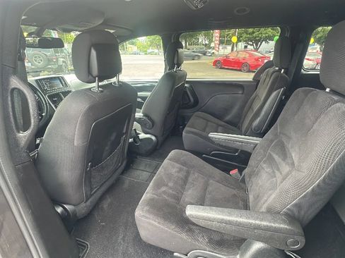 Used 2018 Dodge Grand Caravan SE image 10