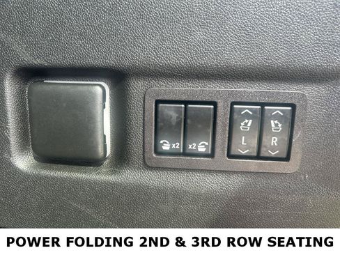 Used 2023 Chevrolet Suburban High Country AWD/4WD image 13