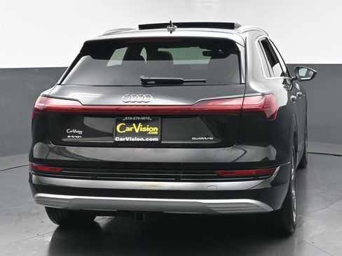 Used 2022 Audi e-tron Premium Plus w/ Premium Plus Package image 4