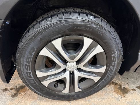 Used 2016 Toyota RAV4 LE image 10