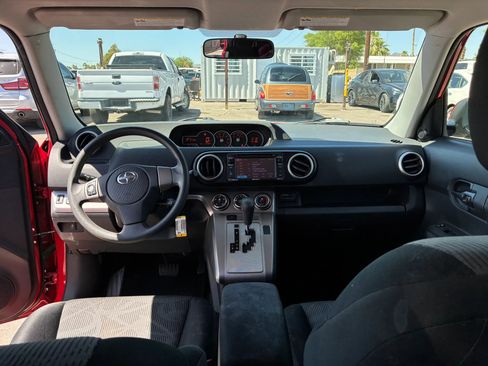 Used 2013 Scion xB FWD image 20