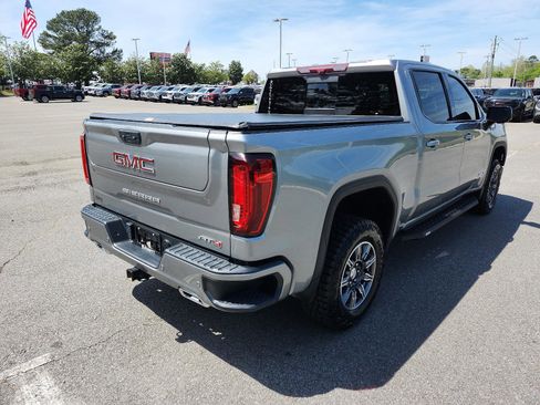 Used 2024 GMC Sierra 1500 AT4 w/ Technology Package AWD/4WD image 3