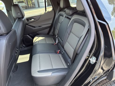 New 2026 Chevrolet Equinox LT w/ Convenience Package II FWD image 20