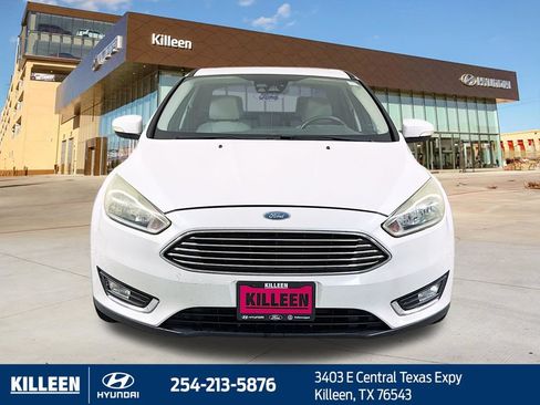 Used 2017 Ford Focus Titanium w/ Titanium Technology Package FWD image 2