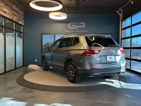 Used 2021 Volkswagen Tiguan SE w/ Panoramic Sunroof Package AWD/4WD image 5