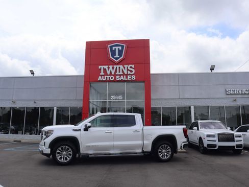 Used 2023 GMC Sierra 1500 Denali AWD/4WD image 1