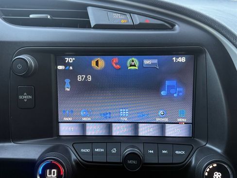 Used 2019 Chevrolet Corvette Stingray Coupe w/ Carbon Flash Badge Package RWD image 33