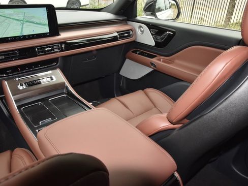 New 2026 Lincoln Aviator Reserve AWD/4WD image 18