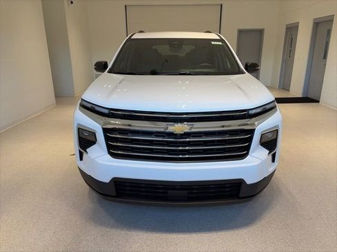 New 2026 Chevrolet Traverse LT w/ Driver Confidence Package image 2